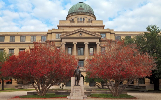 Academic-Plaza-in-Fall.jpg